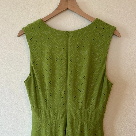 Maggy London V-Neck Empire Flare Midi Dress - Picture 11 of 11